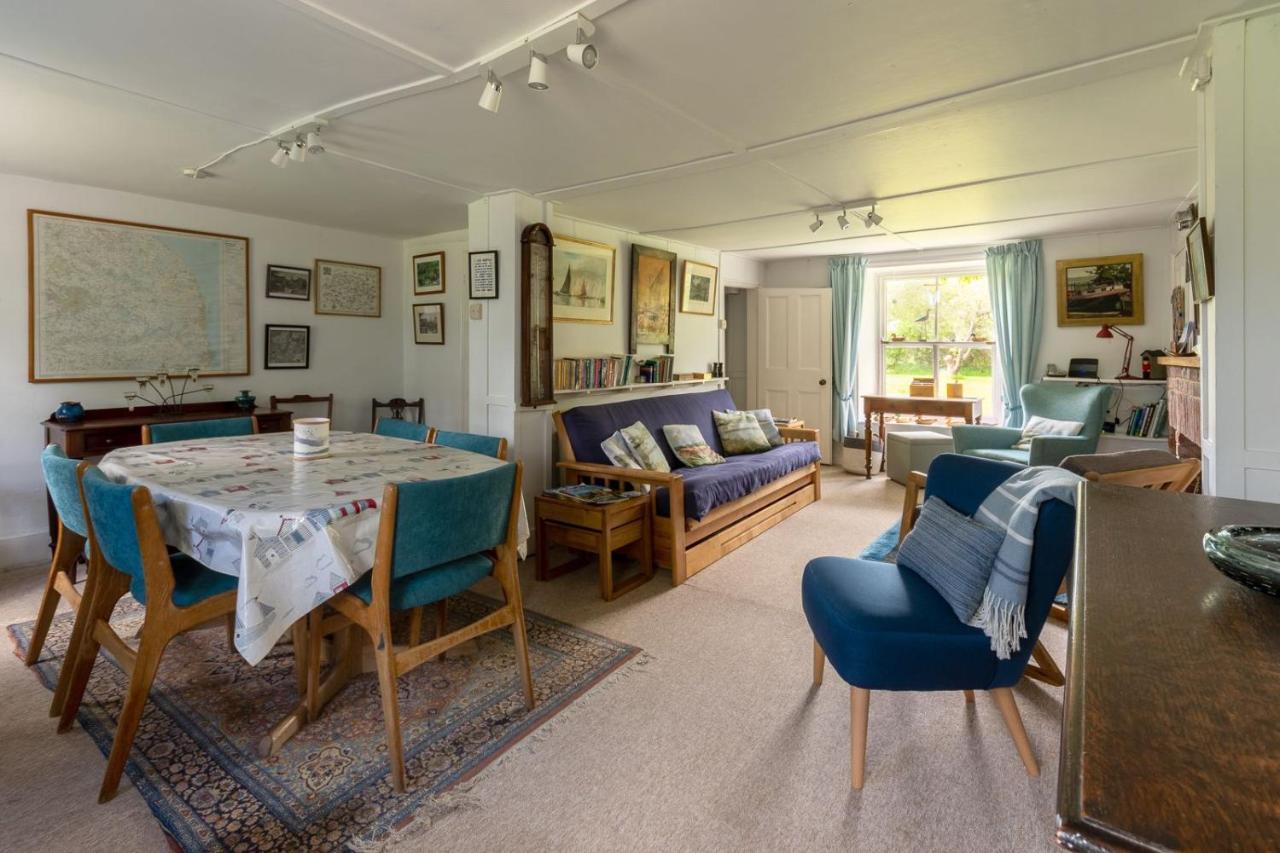 Adorable Two Bed Norfolk Broads Holiday Home - River Views With Moorings & Fishing Stalham Esterno foto