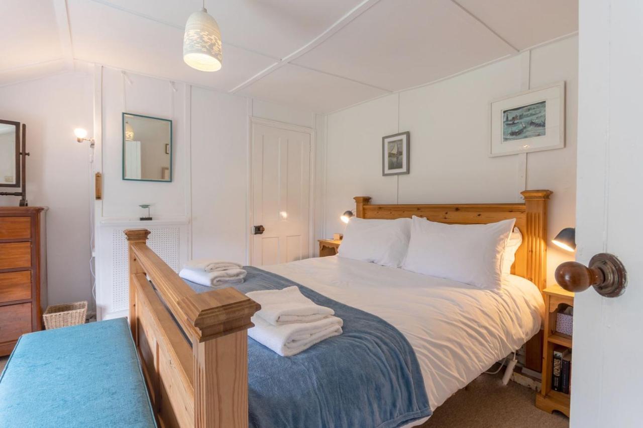 Adorable Two Bed Norfolk Broads Holiday Home - River Views With Moorings & Fishing Stalham Esterno foto