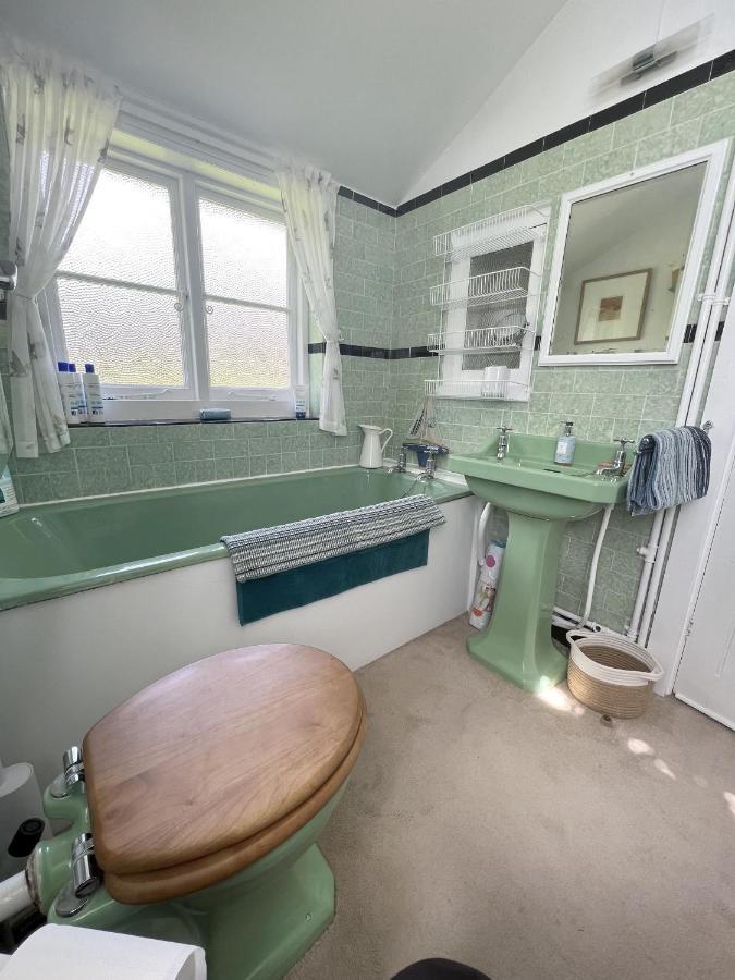 Adorable Two Bed Norfolk Broads Holiday Home - River Views With Moorings & Fishing Stalham Esterno foto
