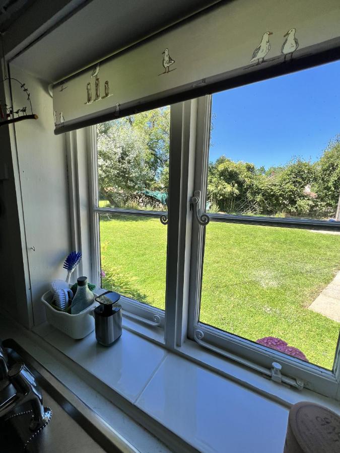 Adorable Two Bed Norfolk Broads Holiday Home - River Views With Moorings & Fishing Stalham Esterno foto